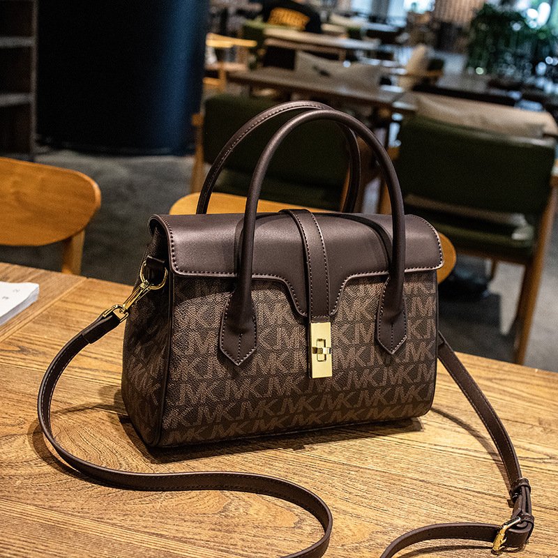 Popular All-match Net Red One-shoulder Tote Bag Fashion Portable Messenger Bag