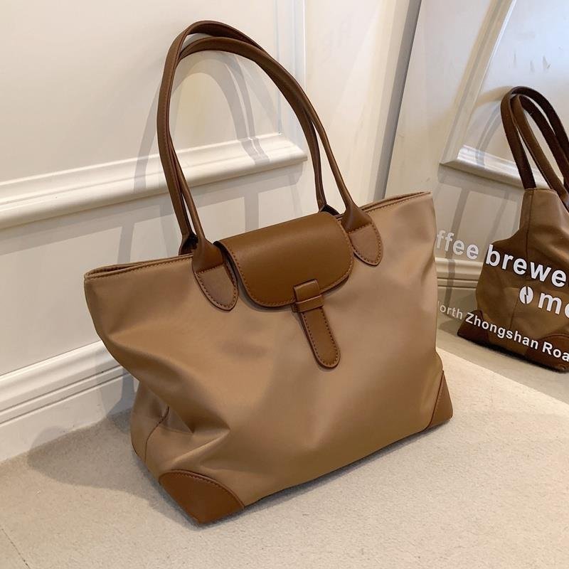 Commuting Premium High Capacity Tote Bag for Women - Image 4