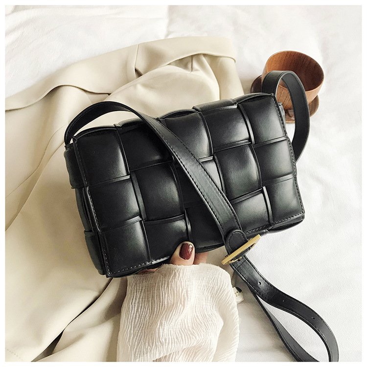 All-Match Woven One-Shoulder Messenger Bag - Image 8