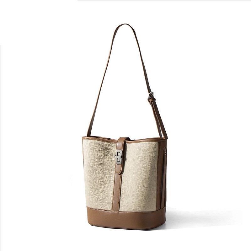 Large Capacity Women's Cowhide Bucket Shoulder Bag - Image 3