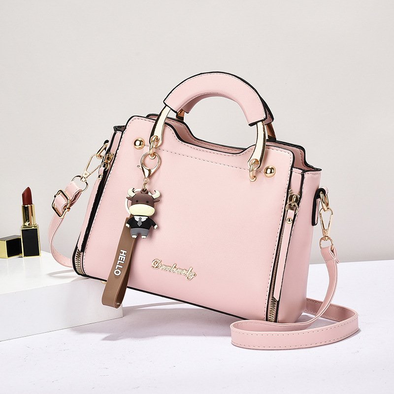 Stylish And Versatile Womens Crossbody Bag With A Chic Sophisticated Vibe - Image 3