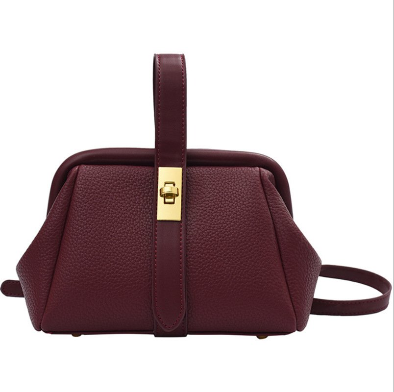 Shoulder Bag Is Fashionable And Stylish - Image 4