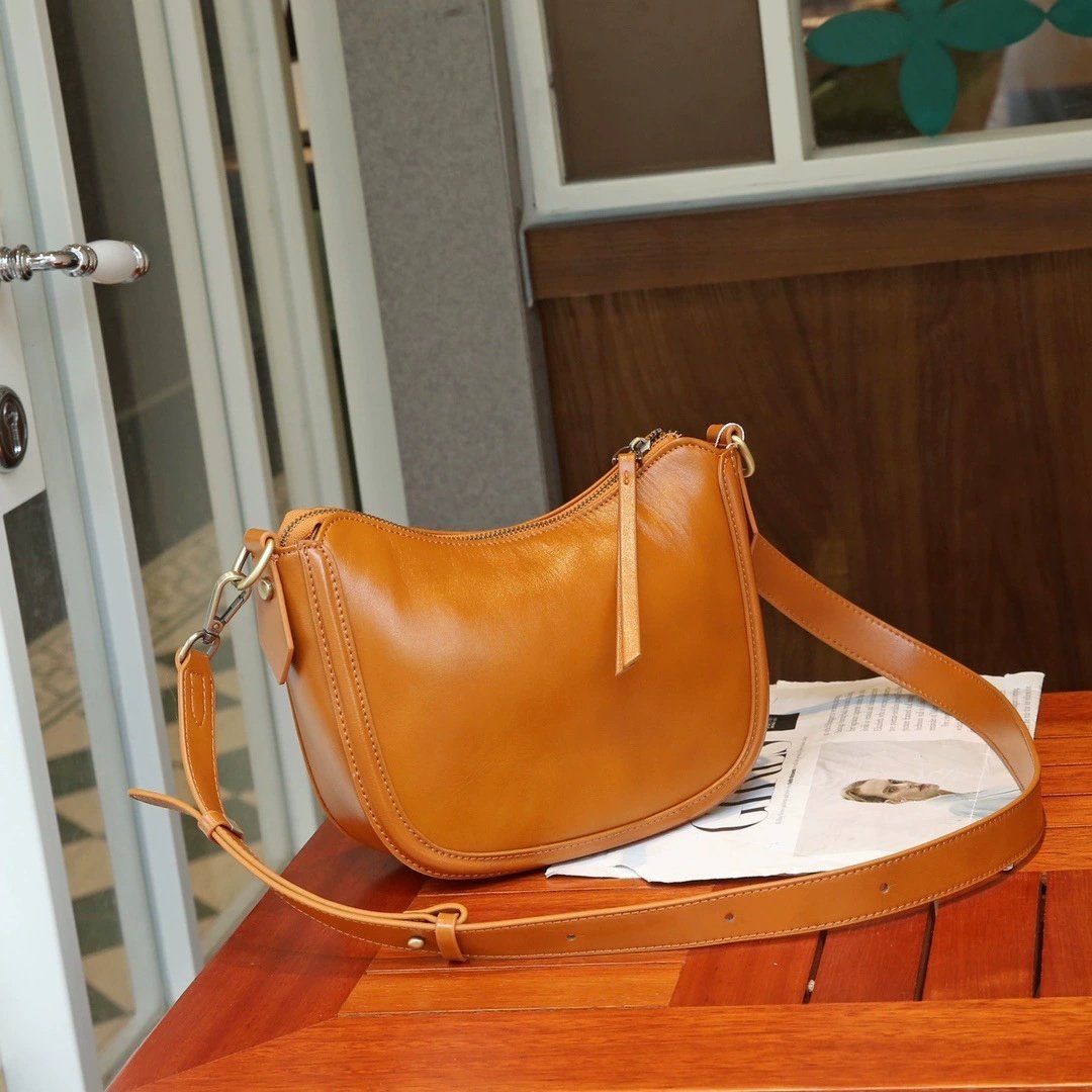 Foreign Trade Vegetable-tanned Top-grain Cowhide Crescent Shoulder Bag, Simple And Versatile Crossbody Women S Genuine Leather Half-moon Bag - Image 5