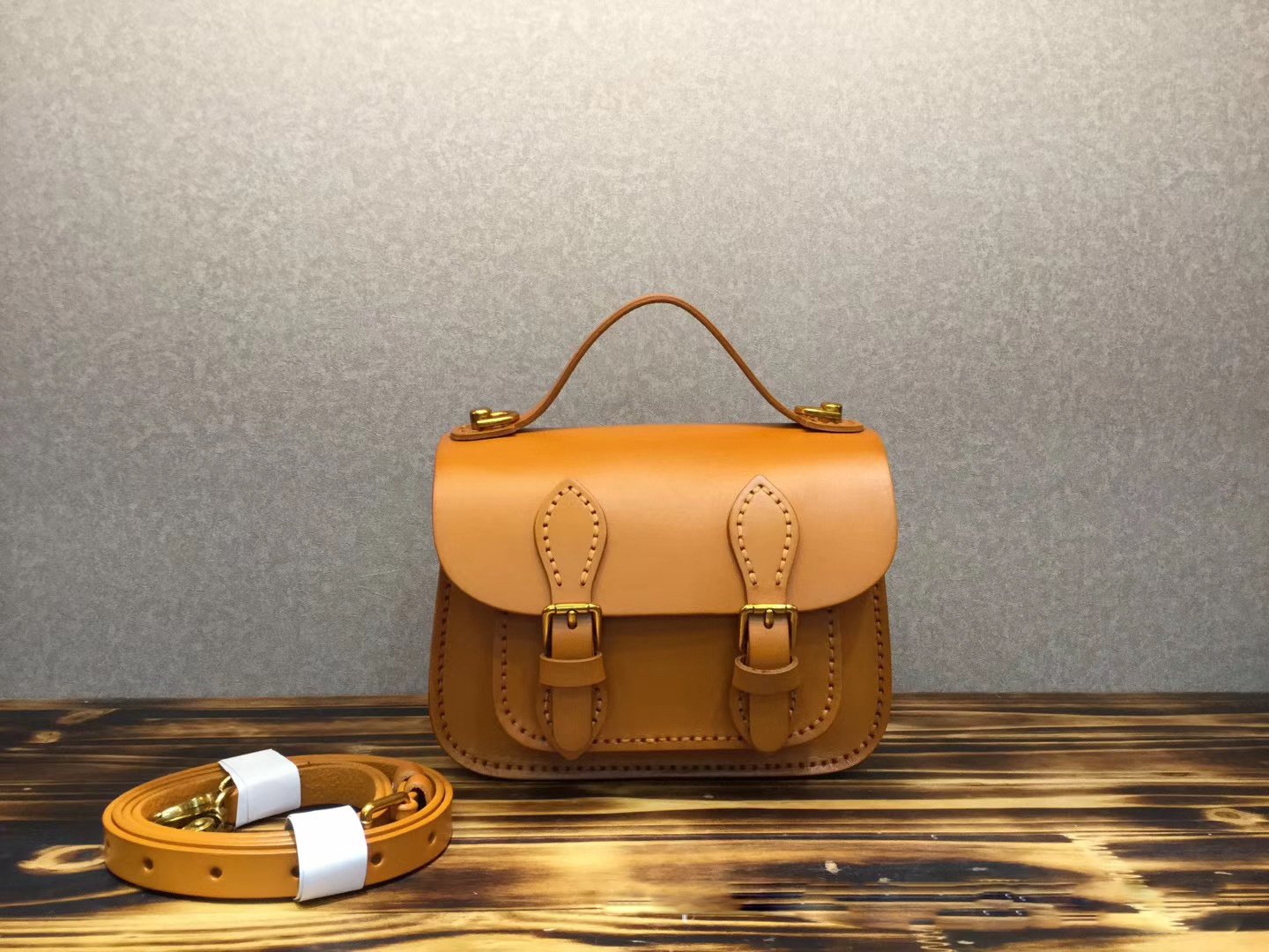 Vintage Tree Cream Leather Portable Messenger Bag - Image 6