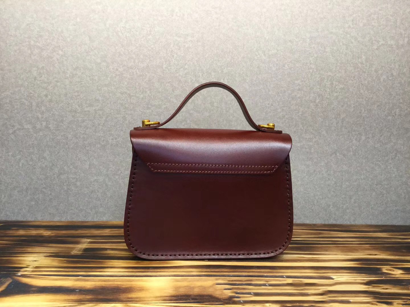 Vintage Tree Cream Leather Portable Messenger Bag - Image 8