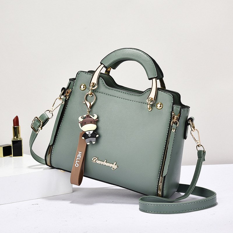 Stylish And Versatile Womens Crossbody Bag With A Chic Sophisticated Vibe - Image 10